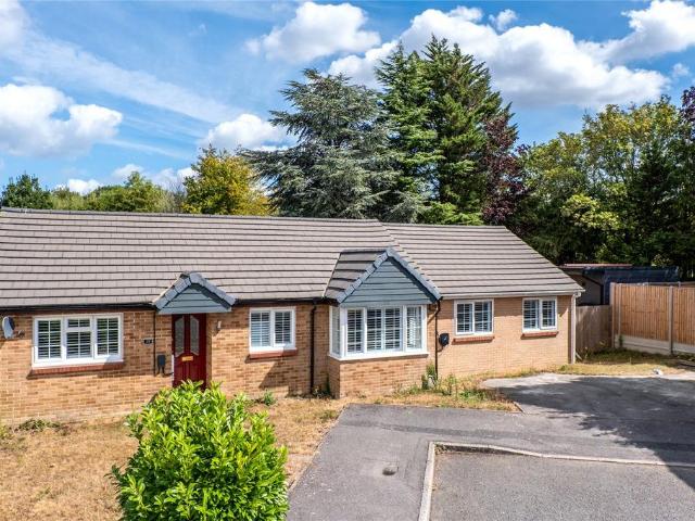 Bungalow for sale in Wayfield, Chatham