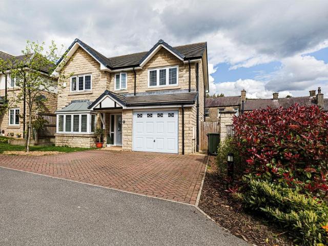 House for sale in Golcar, West Yorkshire