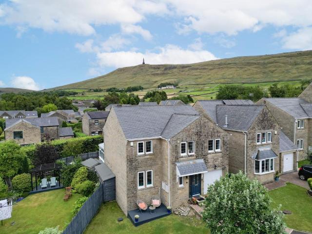 House for sale in Todmorden, West Yorkshire