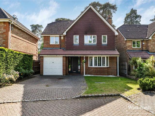 House for sale in Heol-las, Surrey