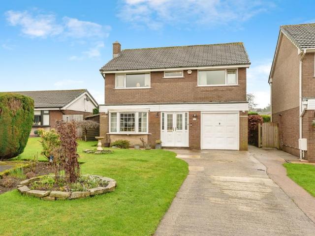House for sale in Reedley, Higherford