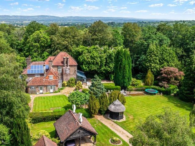 House for sale in Hillview, Surrey