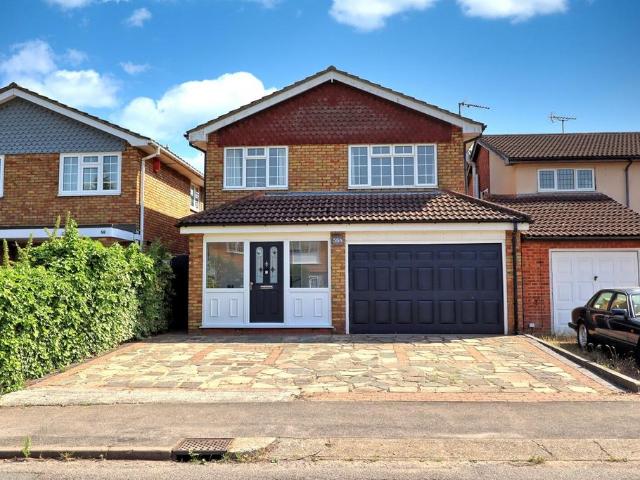House for sale in Laindon, Essex