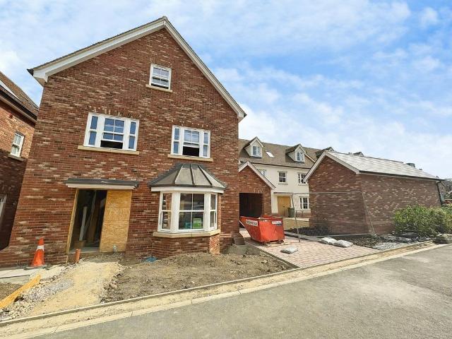 House for sale in Chipping Hill, Essex