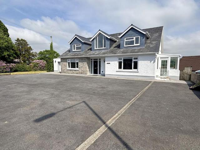 House for sale in Llanllawddog, Rhydargaeau