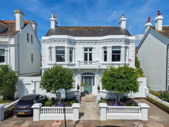 House for sale in Aldrington