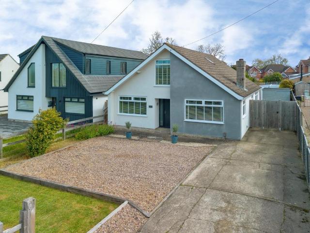 House for sale in Healing, North East Lincolnshire