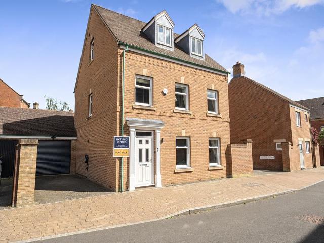 House for sale in East Wichel, Rodbourne