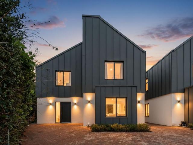 House for sale in Southborough, Sandown Park