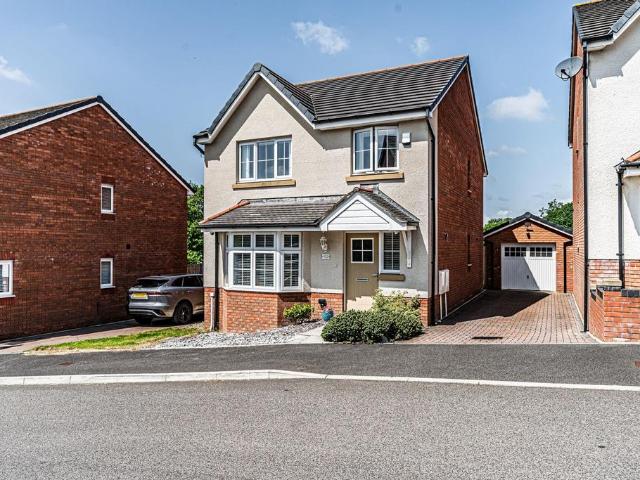 House for sale in Tonyrefail, Coedely