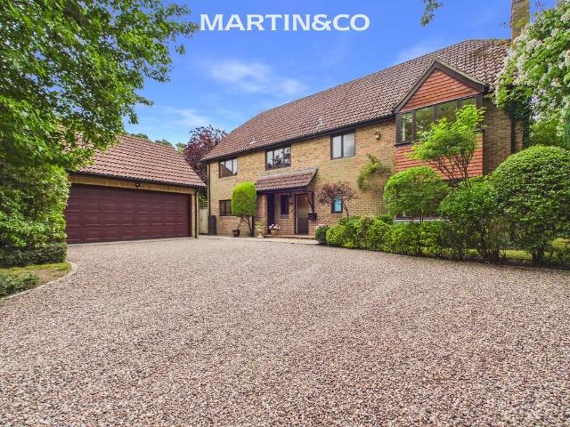 House for sale in Finchampstead