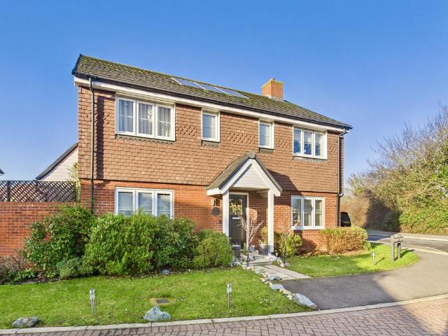 House for sale in Longwick, Buckinghamshire