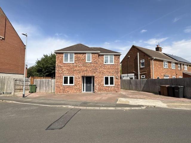 House for sale in Ermine West, Brayford