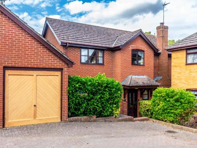 House for sale in Rushden