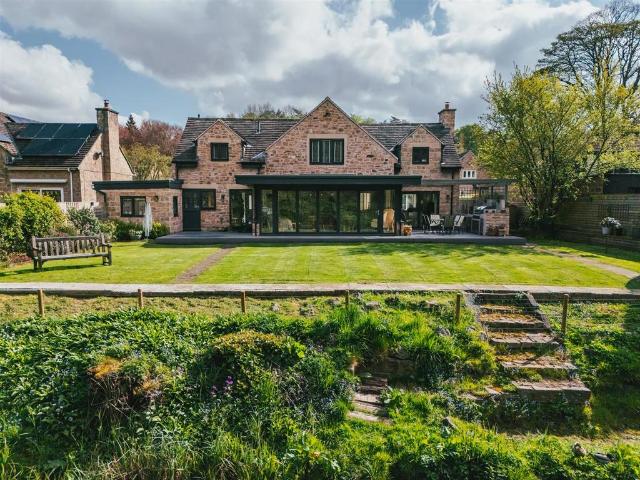 House for sale in Froggatt, East Midlands