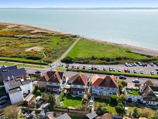 House for sale in Lee-on-the-Solent, Middlecroft