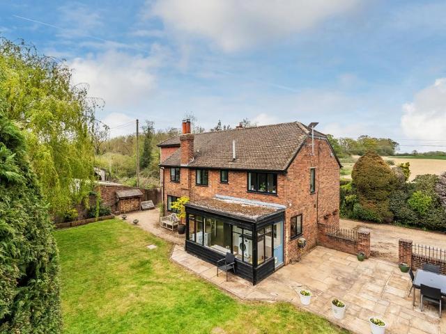 House for sale in Hillview, Surrey