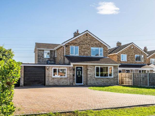 House for sale in Brickhill, Bedford