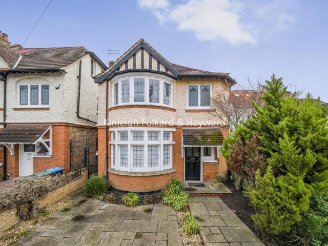 House for sale in Winchmore Hill, Edmonton