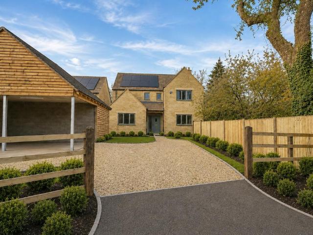 House for sale in Fossebridge, Gloucestershire
