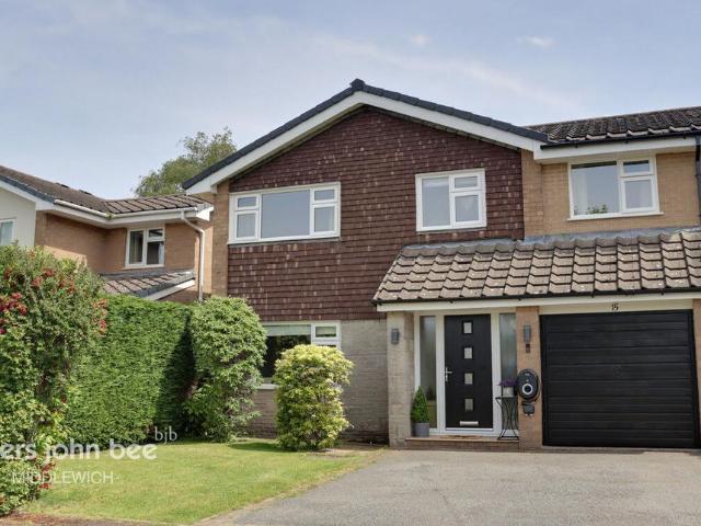 House for sale in Holmes Chapel