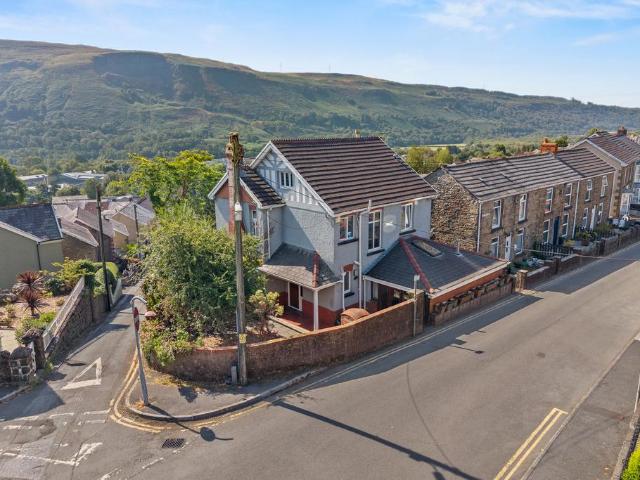 House for sale in Ystalyfera