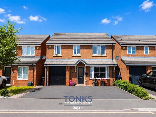 House for sale in Halesowen, West Midlands