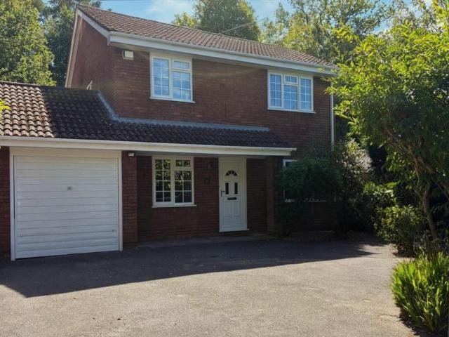 House for sale in Fleet, Hart