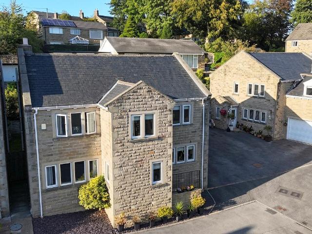 House for sale in Hipperholme, West Yorkshire