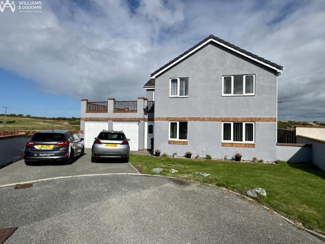 House for sale in Trearddur, Ynys Môn / Isle of Anglesey