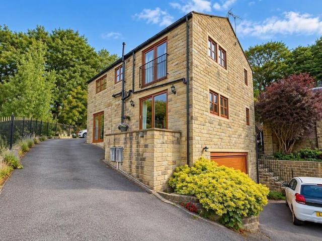 House for sale in Trimmingham, Calderdale