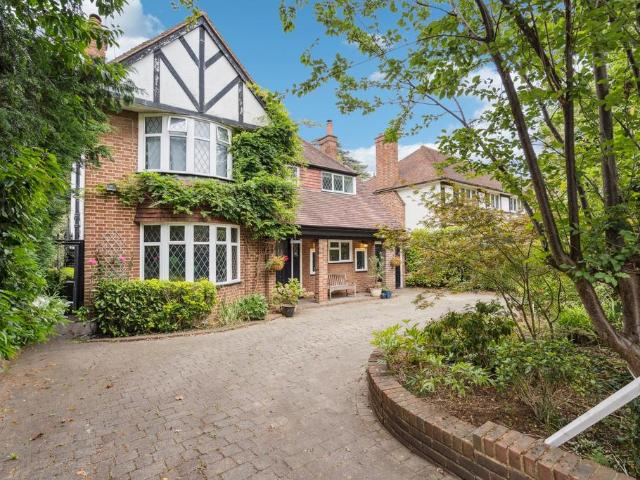 House for sale in Pinner, Greater London