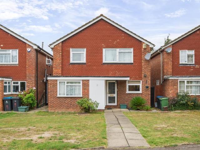 House for sale in Motspur Park, Greater London