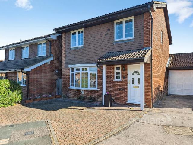 House for sale in Badshot Lea, Waverley