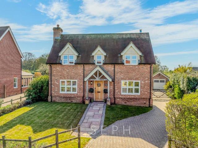 House for sale in Chelmondiston, Suffolk