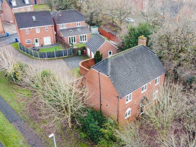 House for sale in Heath Hayes and Wimblebury, Chadsmoor
