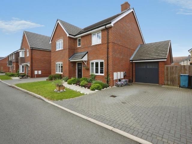 House for sale in Longwick, Buckinghamshire