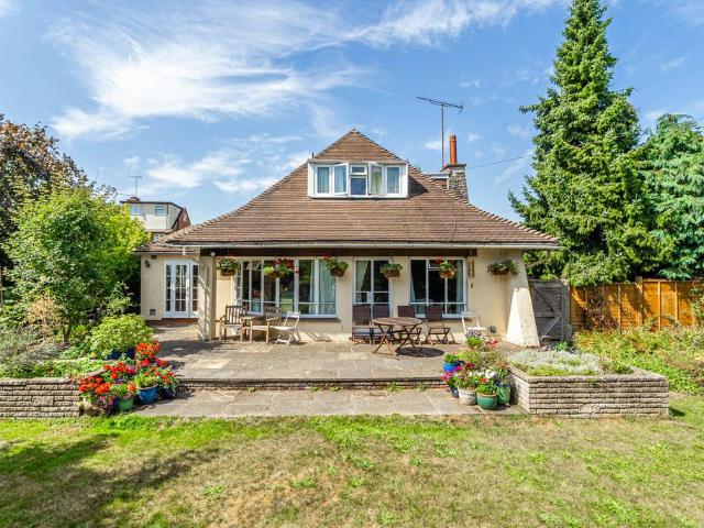 House for sale in Five Acres, Hertfordshire