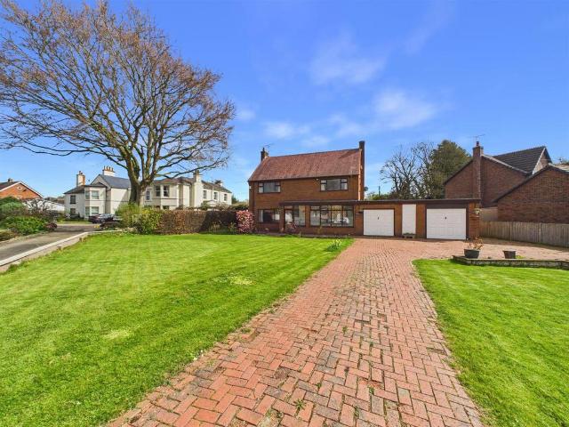House for sale in Ruabon, Wales