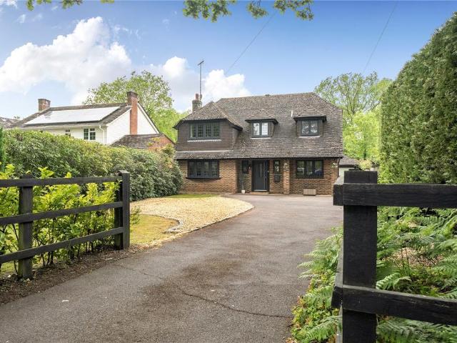 House for sale in Finchampstead