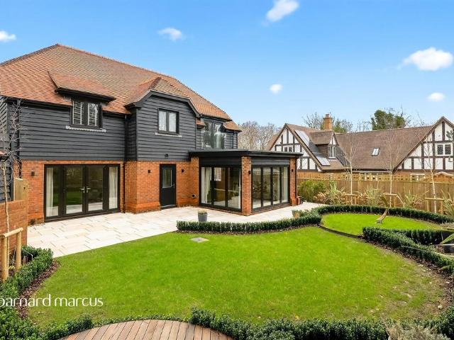 House for sale in Woodmansterne, Red Hill
