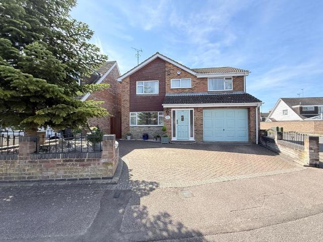House for sale in Warden Hill, Luton
