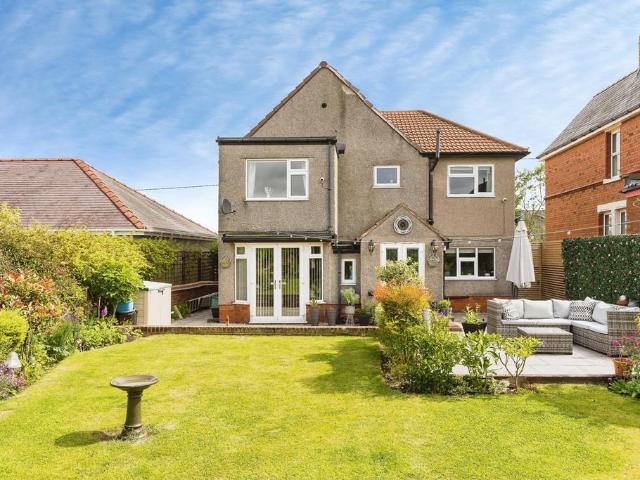 House for sale in Coedpoeth, Wales