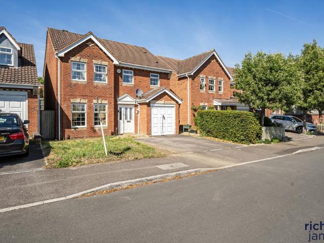 House for sale in Abbey Meads, Blunsdon St Andrew
