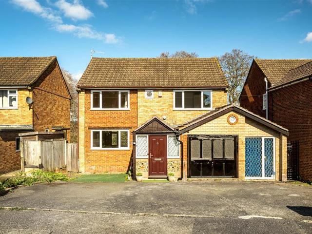 House for sale in Daws Hill, Cressex