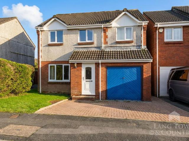 House for sale in Roborough, Strode