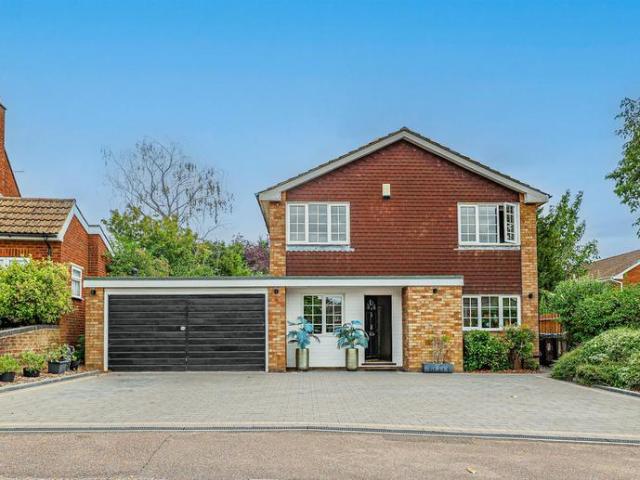 House for sale in Pouchen End, Hertfordshire
