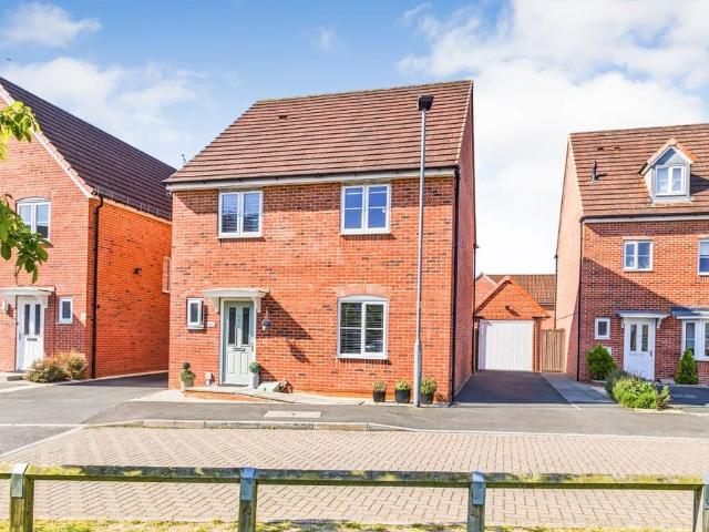 House for sale in Dines Green, Worcester
