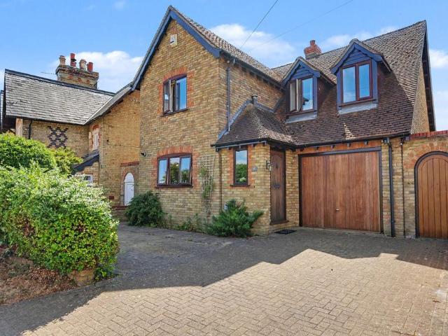 House for sale in Campton, Bedfordshire