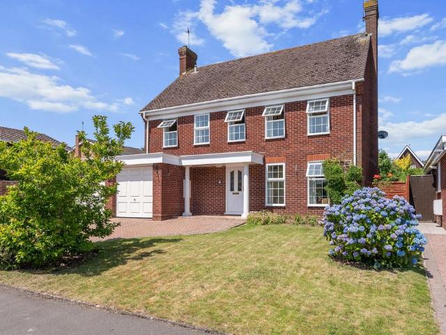 House for sale in Crookhill, Worcestershire